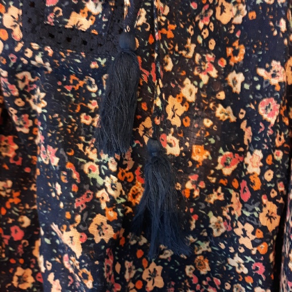 Prairie Floral Top Size XS True Craft - Picture 8 of 8